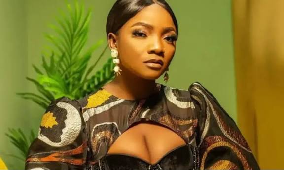 Simi Responds to Backlash Over Resurfaced 2012 Tweets
